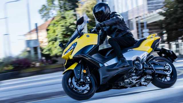 New Yamaha TMAX 2022 and Tech MAX 2022 revealed