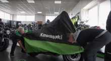 Jonathan Rea gets his first Kawasaki motorcycle