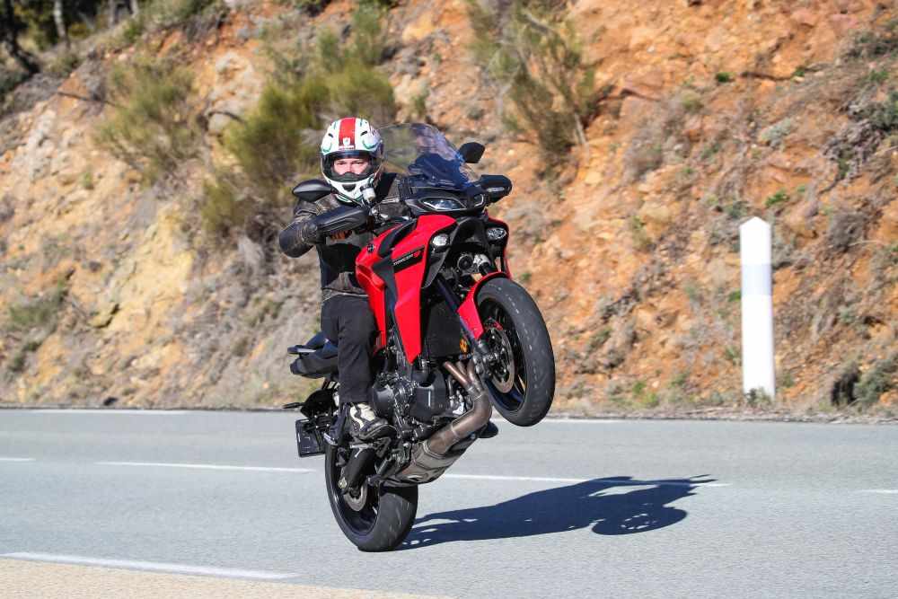 YAMAHA TRACER 9 (2021 - on) Review