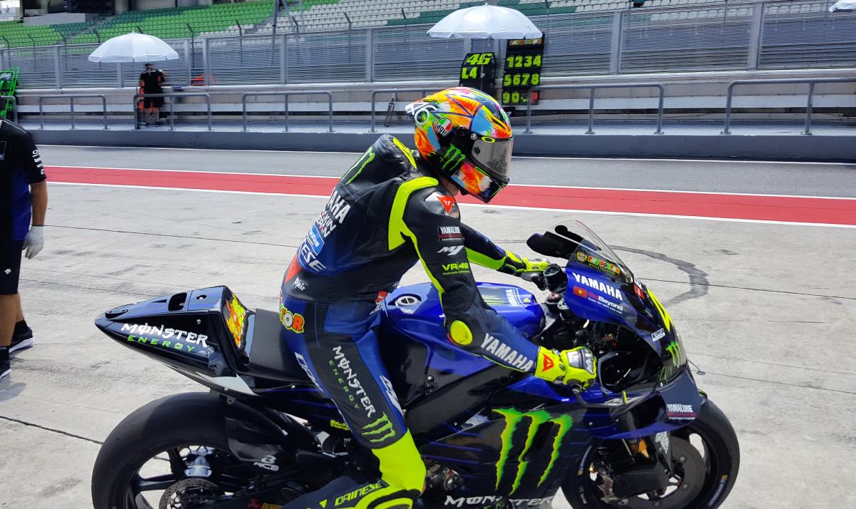 PICS: Rossi's new test | Visordown