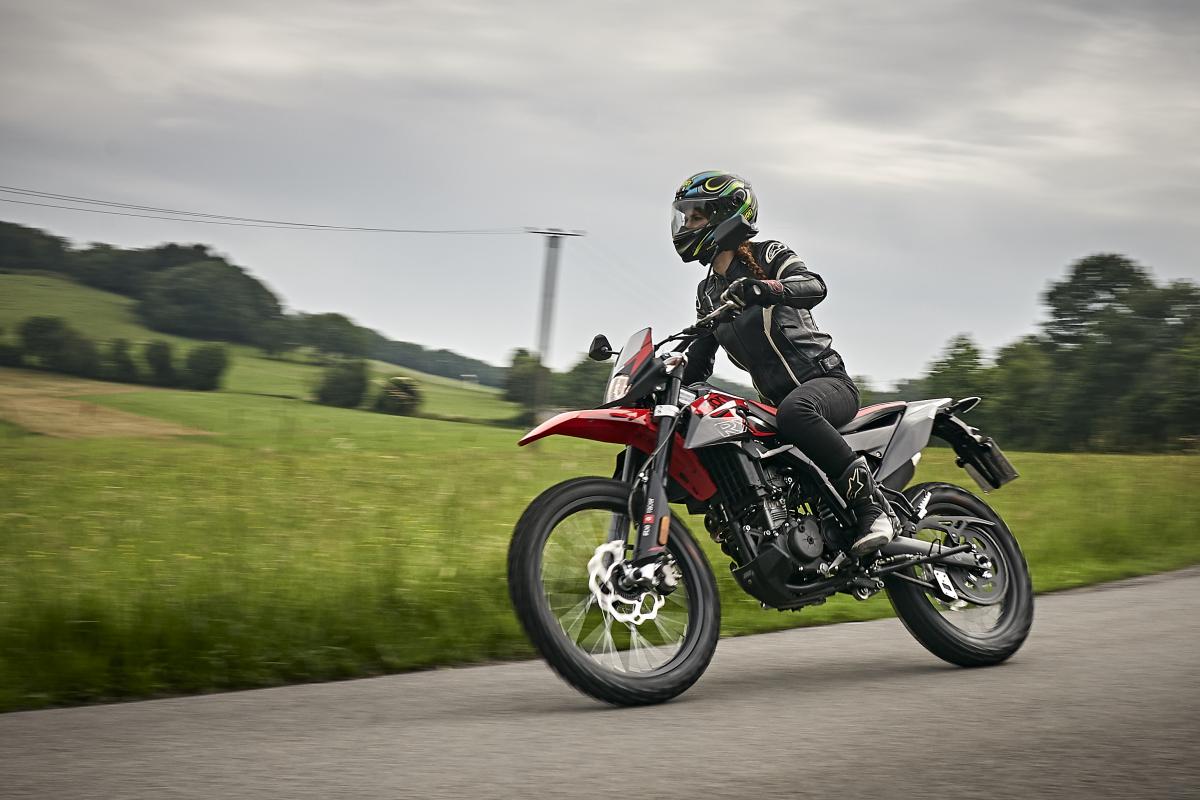 aprilia 125 trail bike