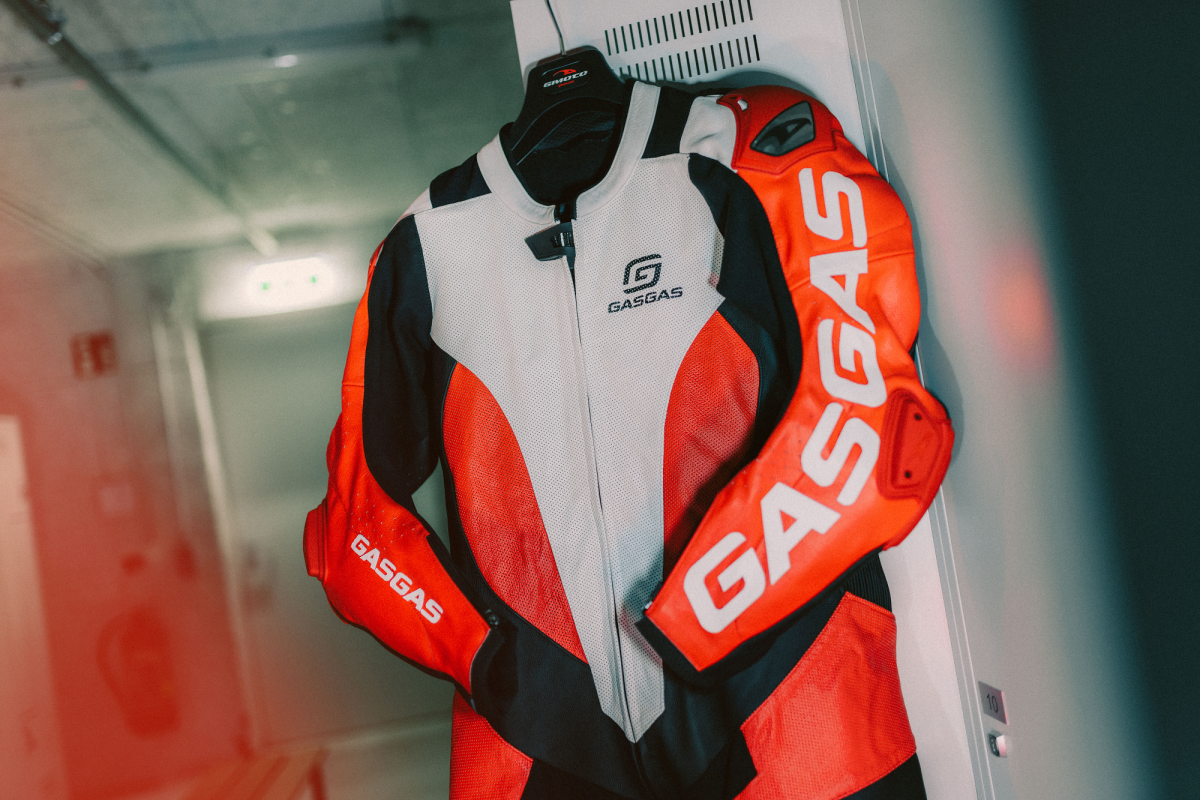 supermoto suit