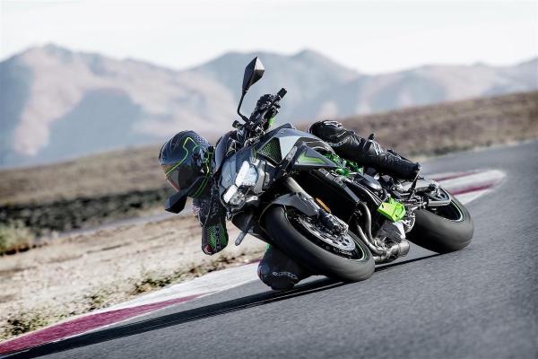 2023 KawasakI Z H2.jpg