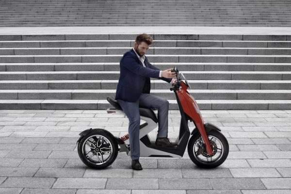 Zapp wins Red Dot Design Award for i300 Carbon Launch Edition electric scooter