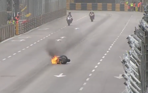 Macau GP practice crashes | Updated