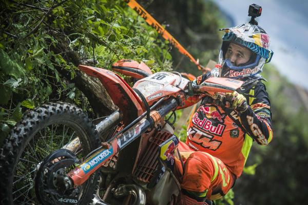 Watch: Alfredo Gomez Takes Victory At The ErzbergRodeo Red Bull Hare Scramble 2017