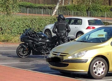 H2SX rider spotted apparently 'impersonating police motorcyclist'