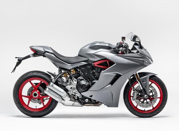 Ducati wheels in colour change for Supersport range