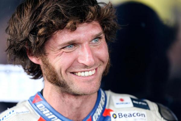 Guy Martin gets back to winning ways at the Tandragee 100