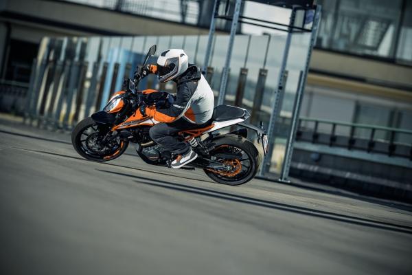 KTM 125 Duke review - first thoughts