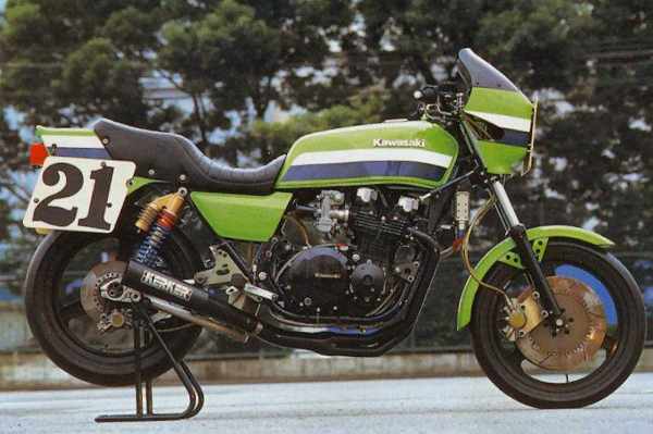 Kawasaki-Z1000R-82-2.jpg