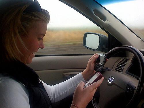 Is artificial intelligence the way to stop people texting while driving?
