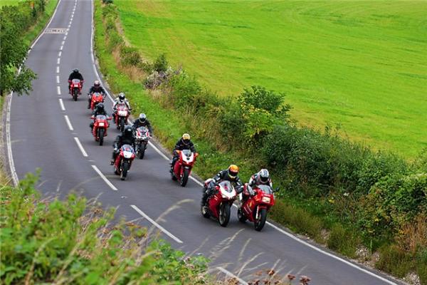 Five essential tips for group riding