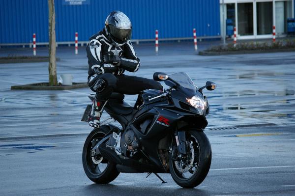 Six really annoying things only motorcyclists know about
