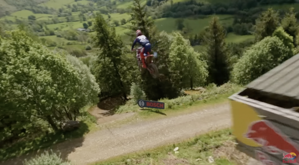 What is Faster Down Red Bull Hardline - Moto or MTB?