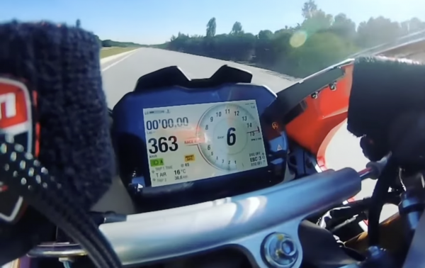 Ducati Panigale V4S TFT showing 200mph+ top speed