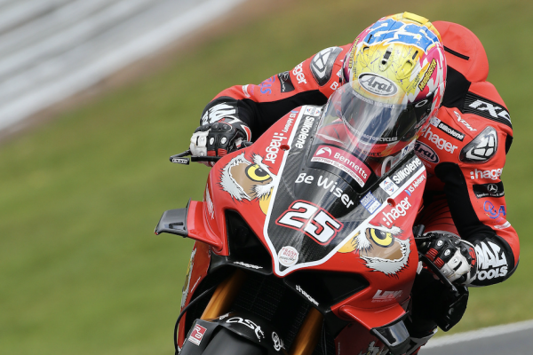 Brookes quickest in damp Oulton warm-up