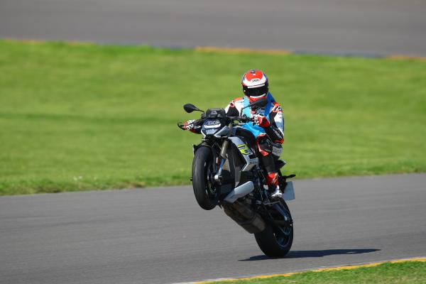 Track tutoring from BSB riders! BMW Motorrad UK Performance Academy launched