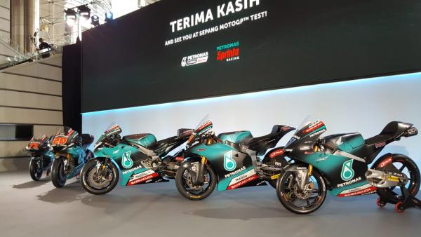 FIRST LOOK: Morbidelli, Quartararo unveil Petronas Yamaha colours