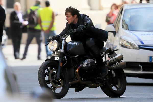 Tom Cruises on BMW R nineT Scrambler in new Mission: Impossible