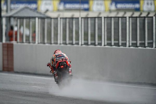 Marquez leads red flag-hit wet FP1