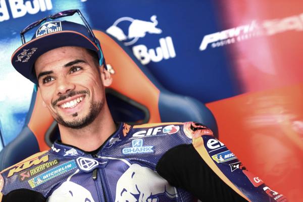 KTM confirms Oliveira contract extension