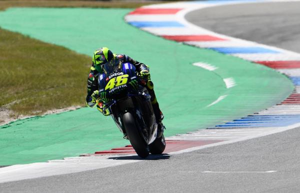 Rossi ‘in trouble, quite slow’