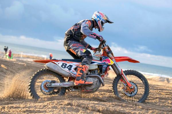 Jeffrey Herlings storms to victory at Red Bull knock out