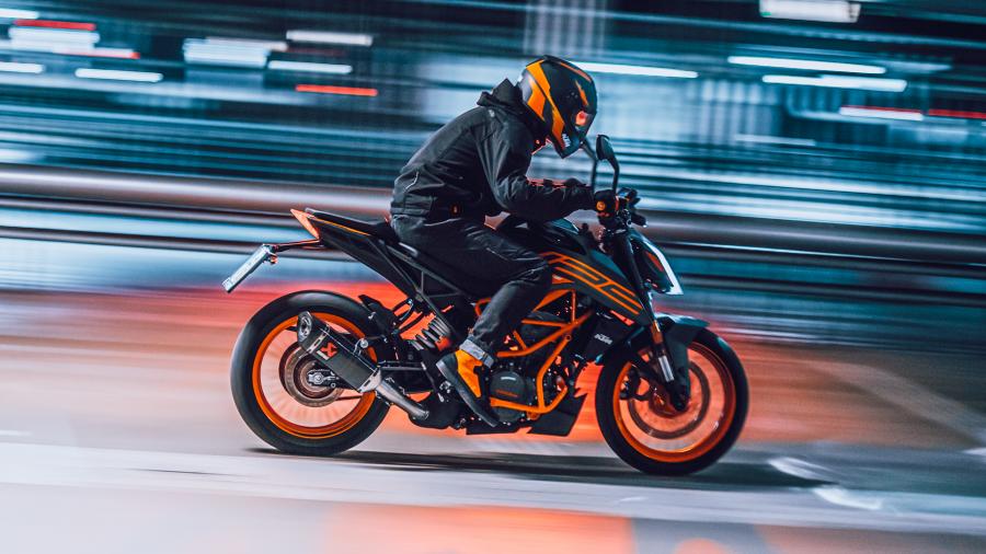 Ktm 125 duke 125cc hi-res stock photography and images - Alamy