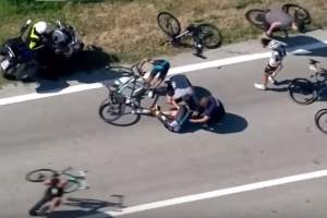 Giro d'Italia motorcycle crash