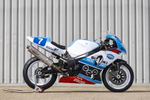 Team-Classic-Suzuki-GSXR1000-K1-Racer