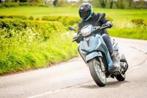 Piaggio Beverly 300 HPE review 2021