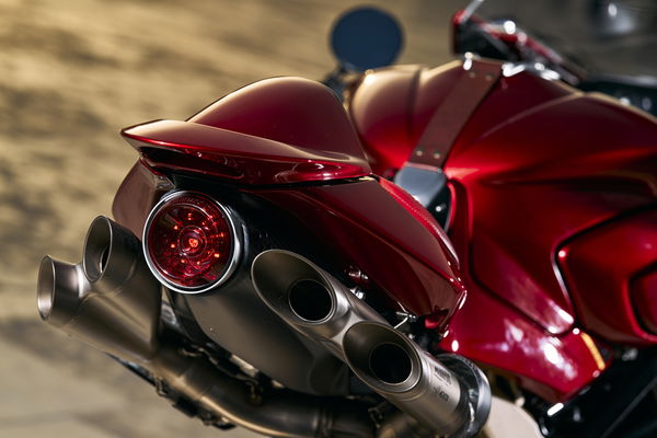 MV Agusta Superveloce 1000 Serie Oro - exhaust detail