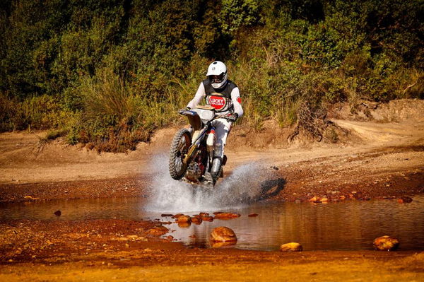 offroad riding dirt bike rally